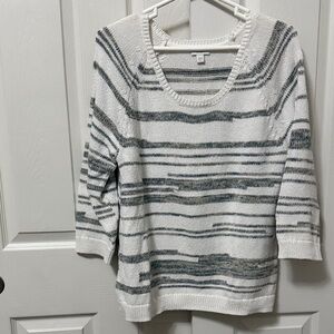 Women’s Scoop Neck Striped Sweater - White & Gray